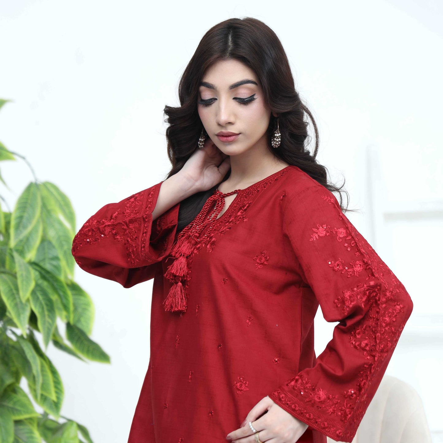 Alara – Embroidered Jacquard Set