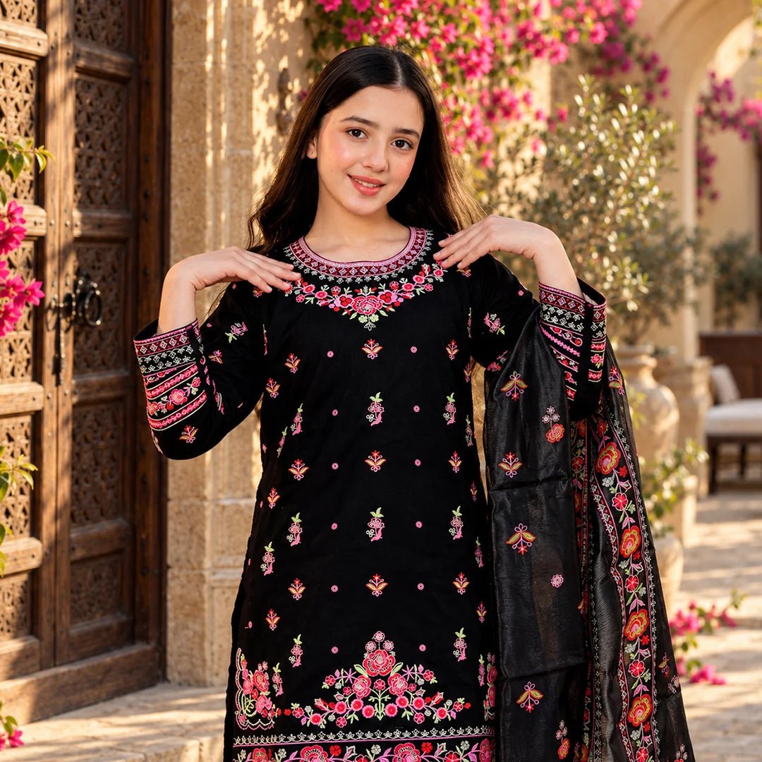 Embroidered Cotton Lawn Suit –Siyah