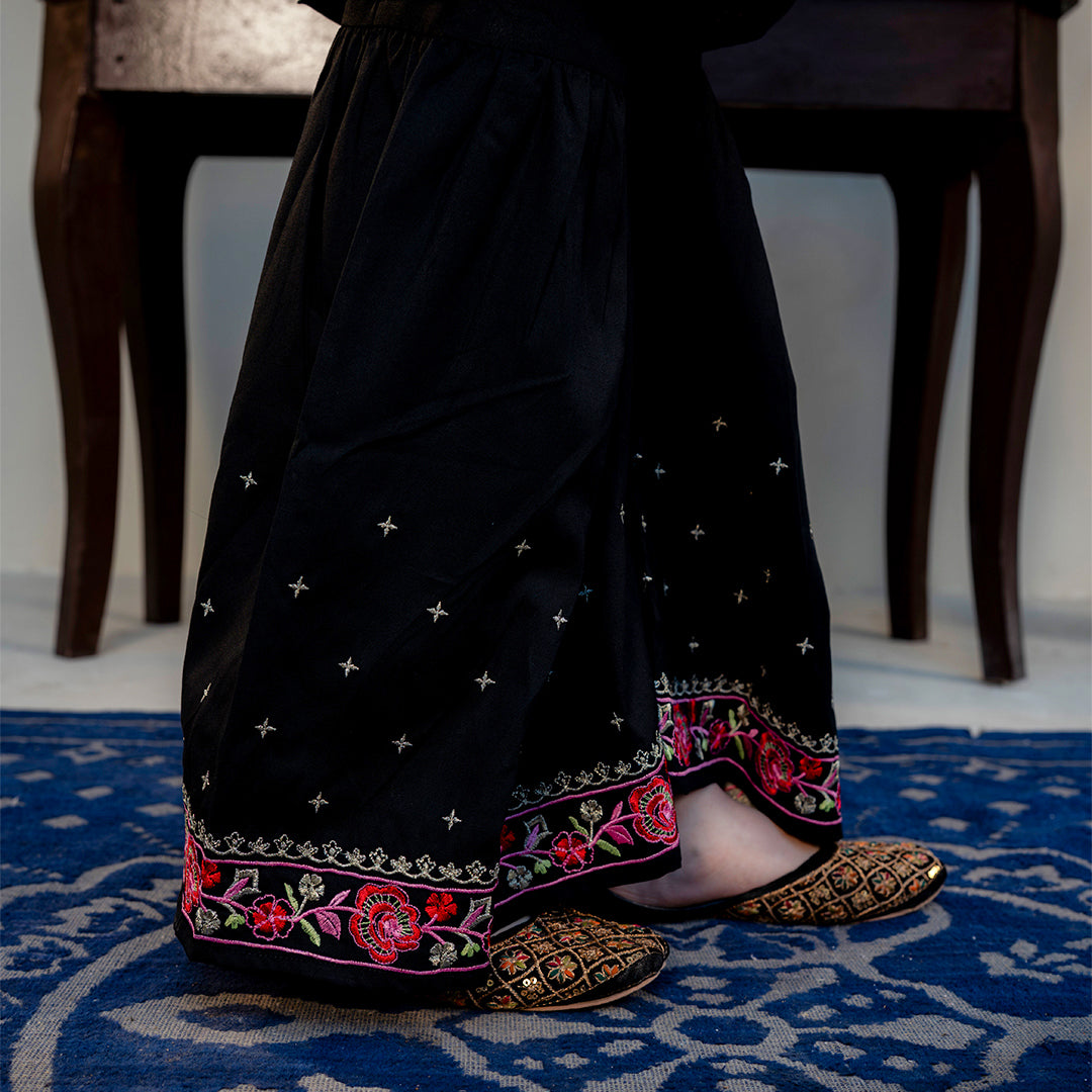 Embroidered  Cotton Lawn Suit –Siyah