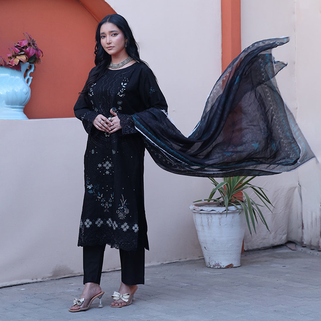 Embroidered Cotton Suit – Layla