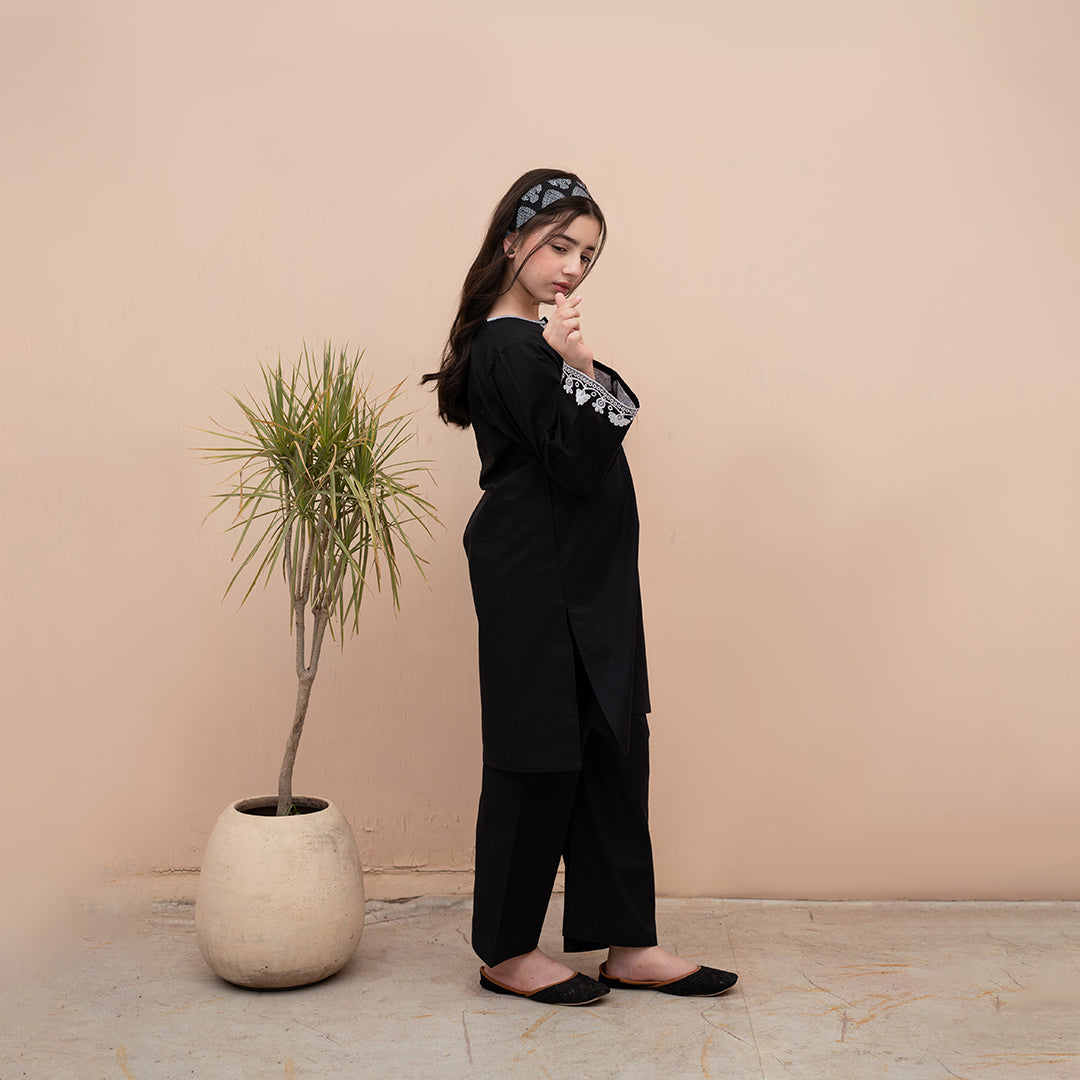 Embroidered Cotton Lawn Suit – Kajal