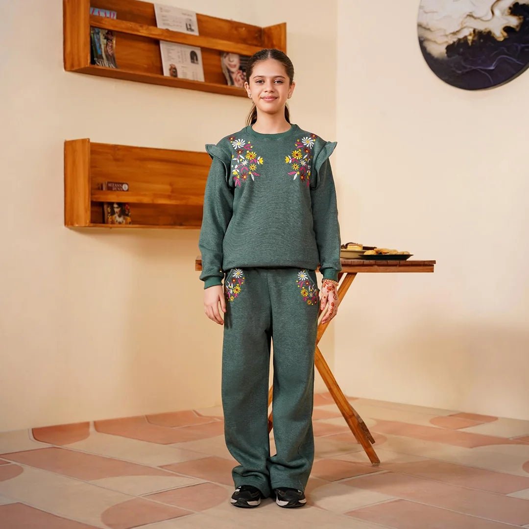 Embroidered Fleece Sweatshirt – Matcha