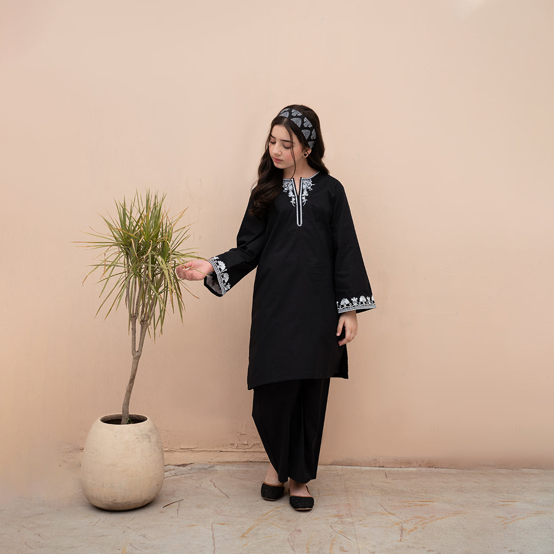 Embroidered Cotton Lawn Suit – Kajal