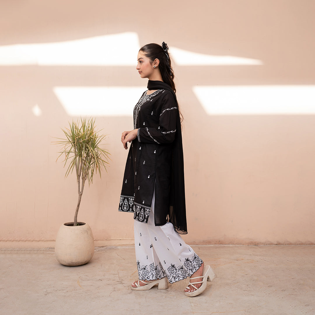 Embroidered Cotton Lawn Suit – Sukoot