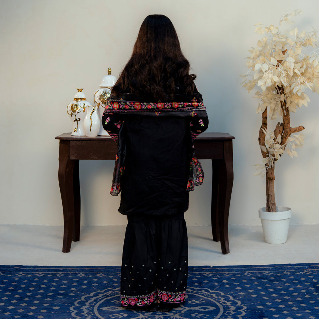 Embroidered  Cotton Lawn Suit –Siyah