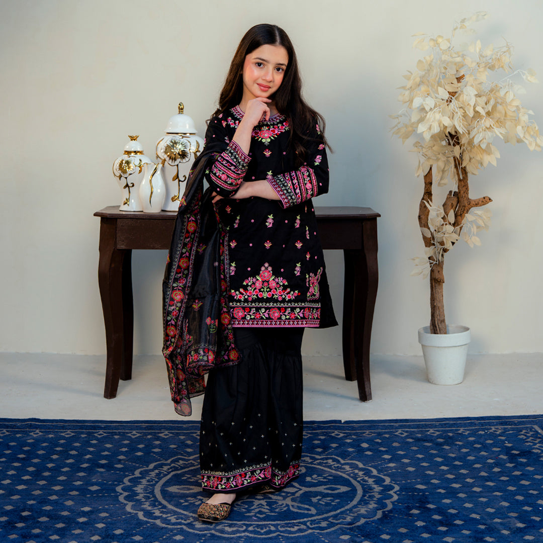 Embroidered  Cotton Lawn Suit –Siyah