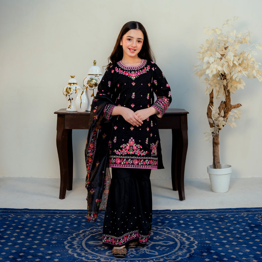 Embroidered  Cotton Lawn Suit –Siyah
