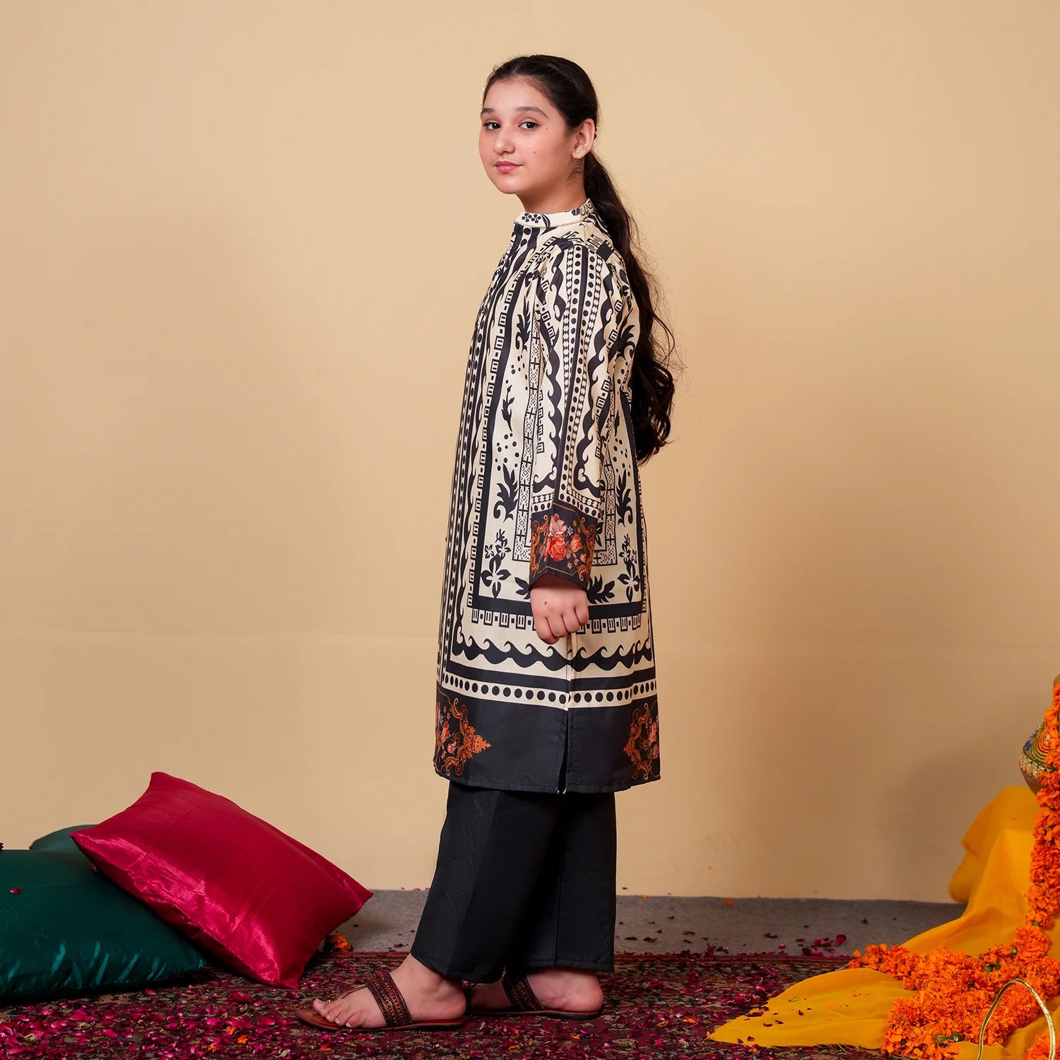 Printed Khaddar Suit - Noir Elegance
