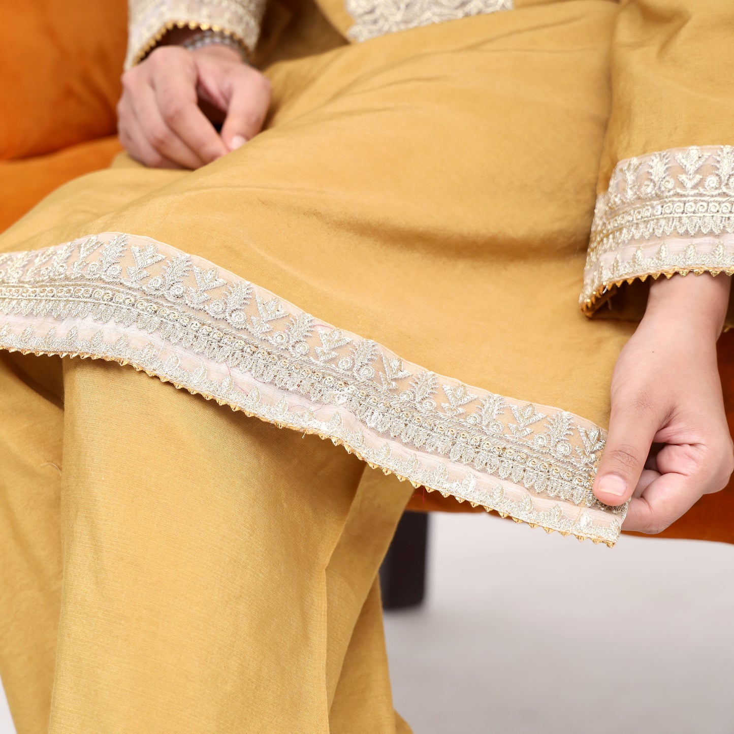 Nayra – Embroidered Raw Silk Set
