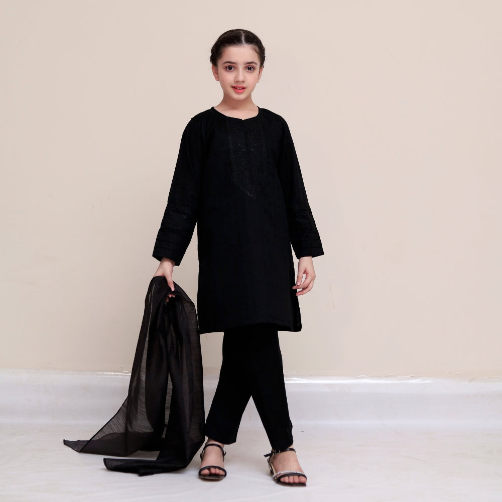 Pret Embroidered Lawn Suit – 3 Piece Elegance for Girls