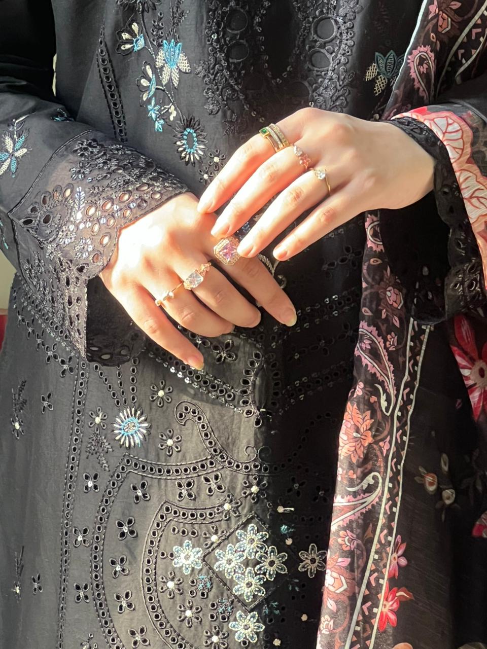 Embroidered Cotton Suit – Layla