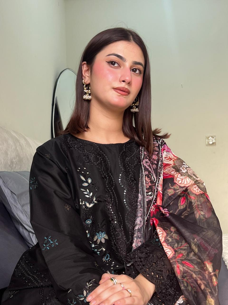 Embroidered Cotton Suit – Layla